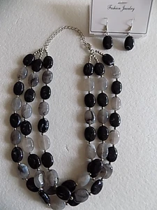 Souprava náhrdelník a náušnice šedá