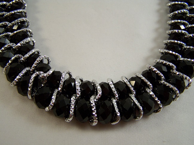 Náhrdelník široký zdobený