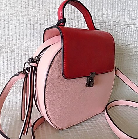 Elegantní crossbody kabelka