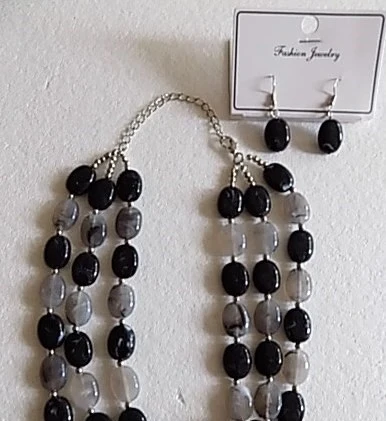 Souprava náhrdelník a náušnice šedá